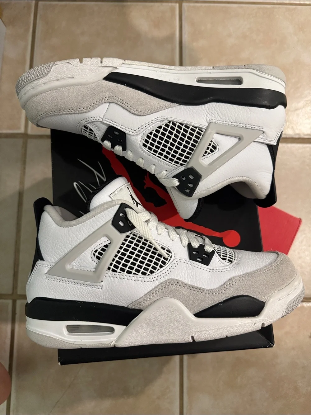 Air Jordan 4 Retro